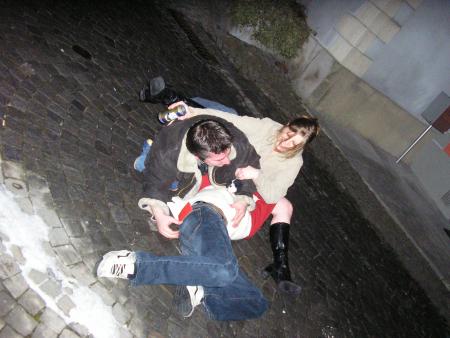 *Un tas de gens bourr&eacute;s*